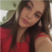 Studentessa di economia con certificazione B2 in inglese e B1 di francese offre ripetizioni (inglese, francese, storia, italiano, diritto, economia aziendale) e aiuto compiti. 3 anni di esperienza nel settore, futuri studi per insegnamento